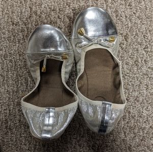 Folding ballerina flats